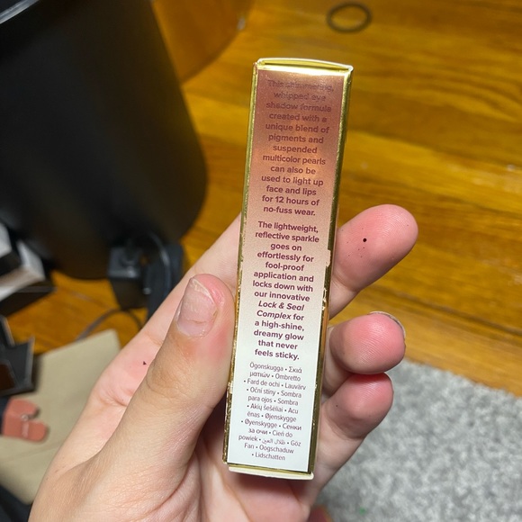 Too faced Crystal Whips Shimmering Eyeshadow Veil - Picture 5 of 7